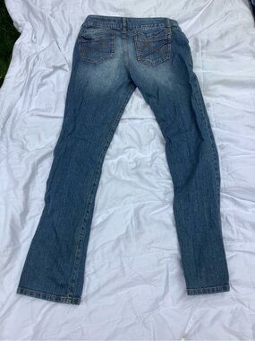DKNY Women's Straight Leg Jeans in Medium Blue Wash